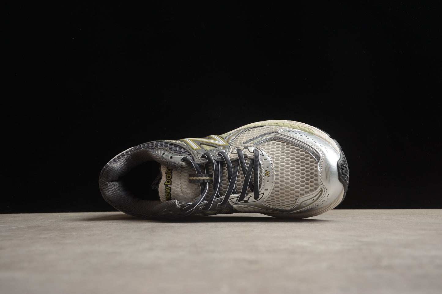 New Balance 860 ML860KR2