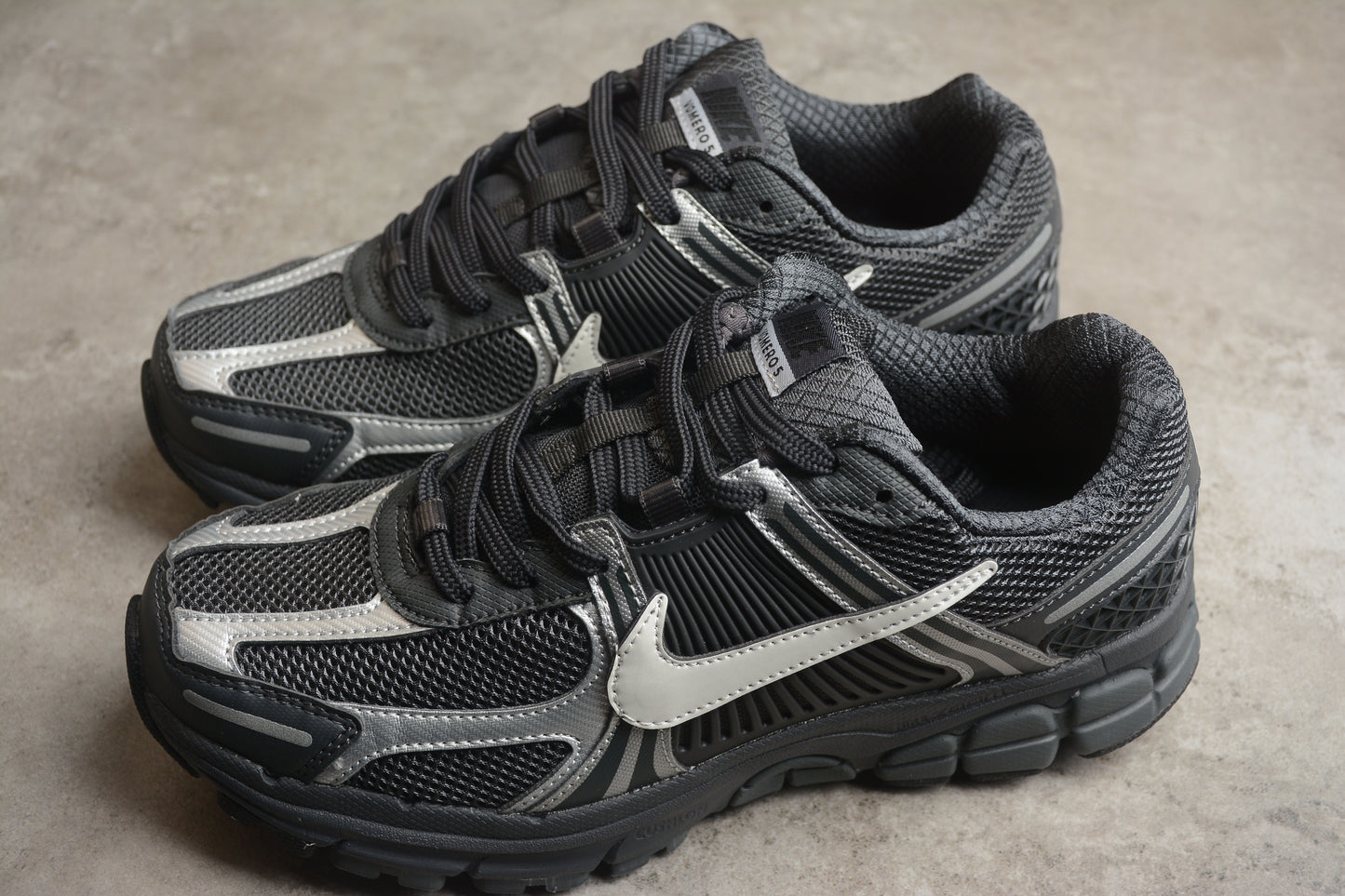 NIKE Zoom Vomero 5 BV1358-002
