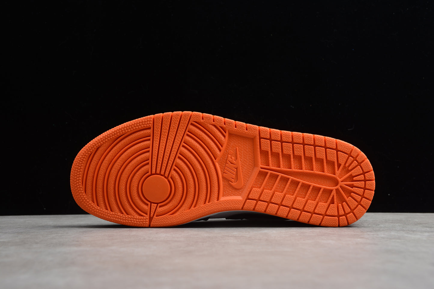 Nike Air Jordan 1 Low 553558-128