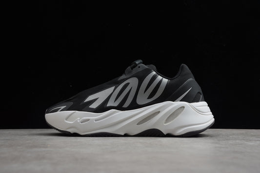 Adidas YEEZY Boost 700 FV4445