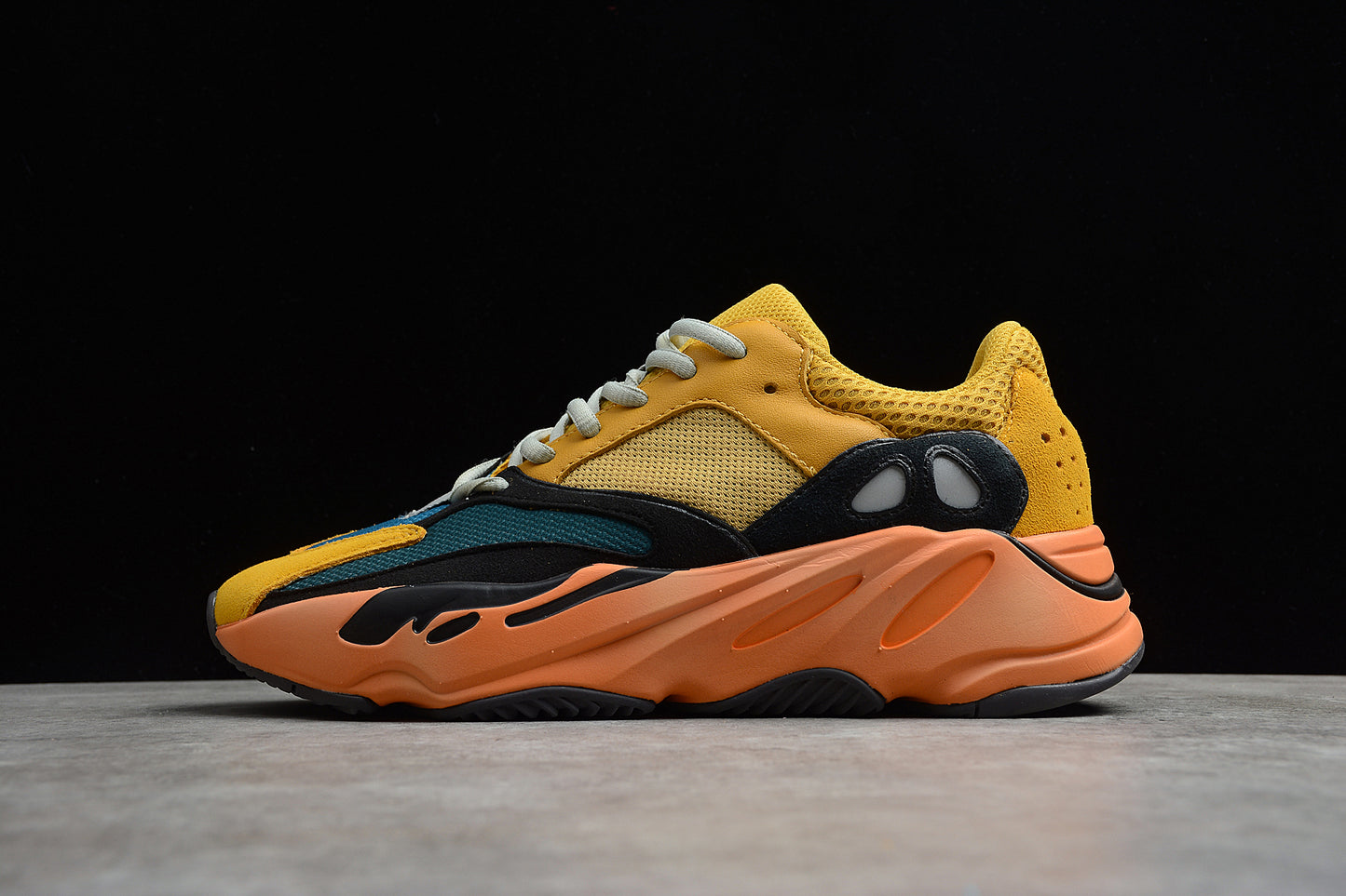 Adidas YEEZY Boost 700 GZ6984