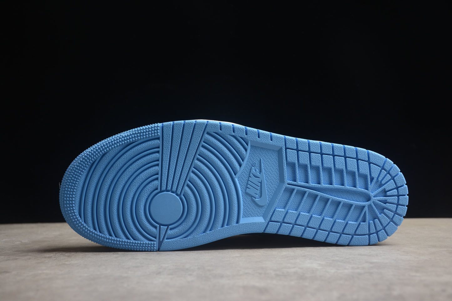 Nike Air Jordan 1 Low 553558-041