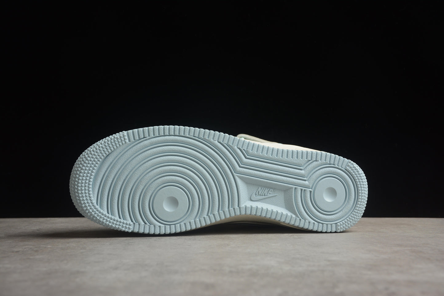 Nike Air Force 1 SH0235 555