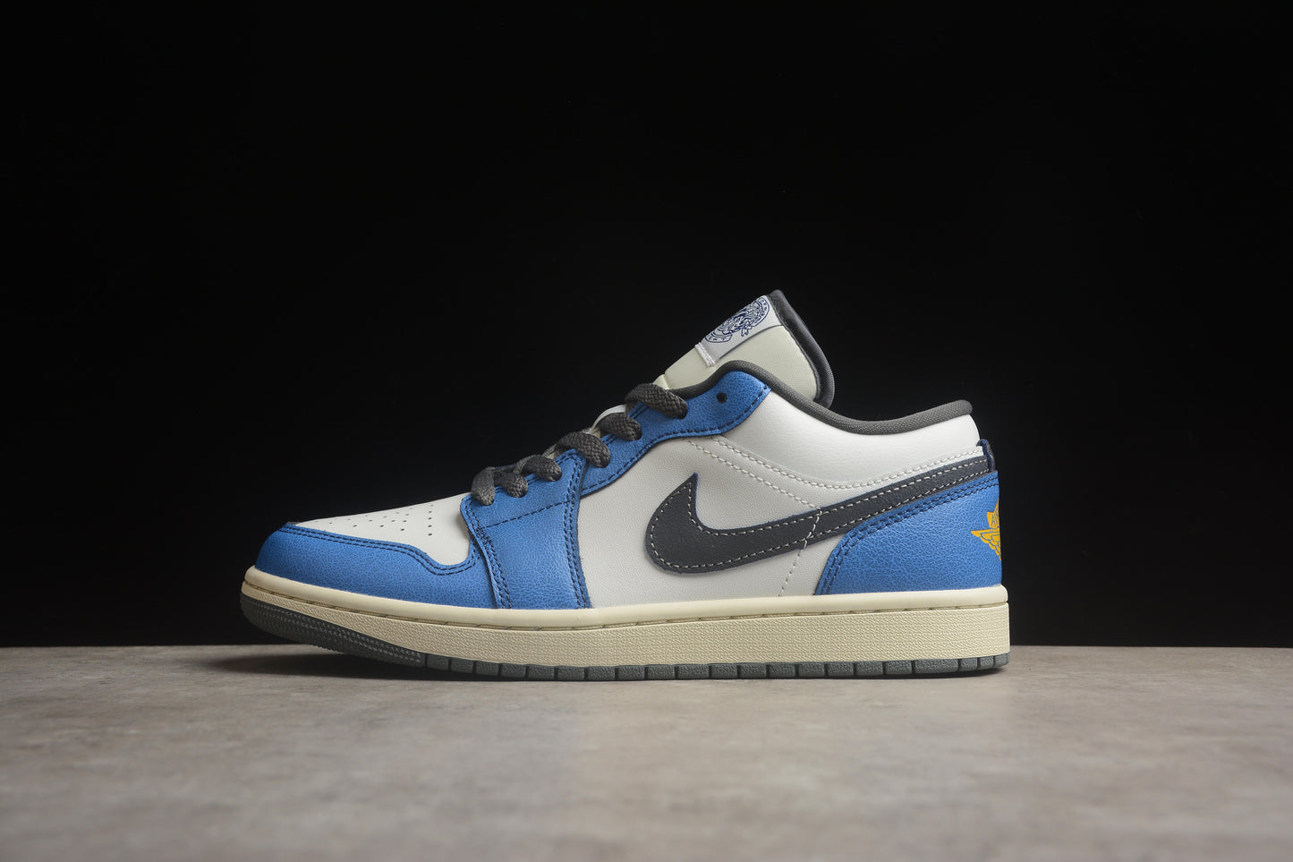 Nike Air Jordan 1 Low FV8439-104
