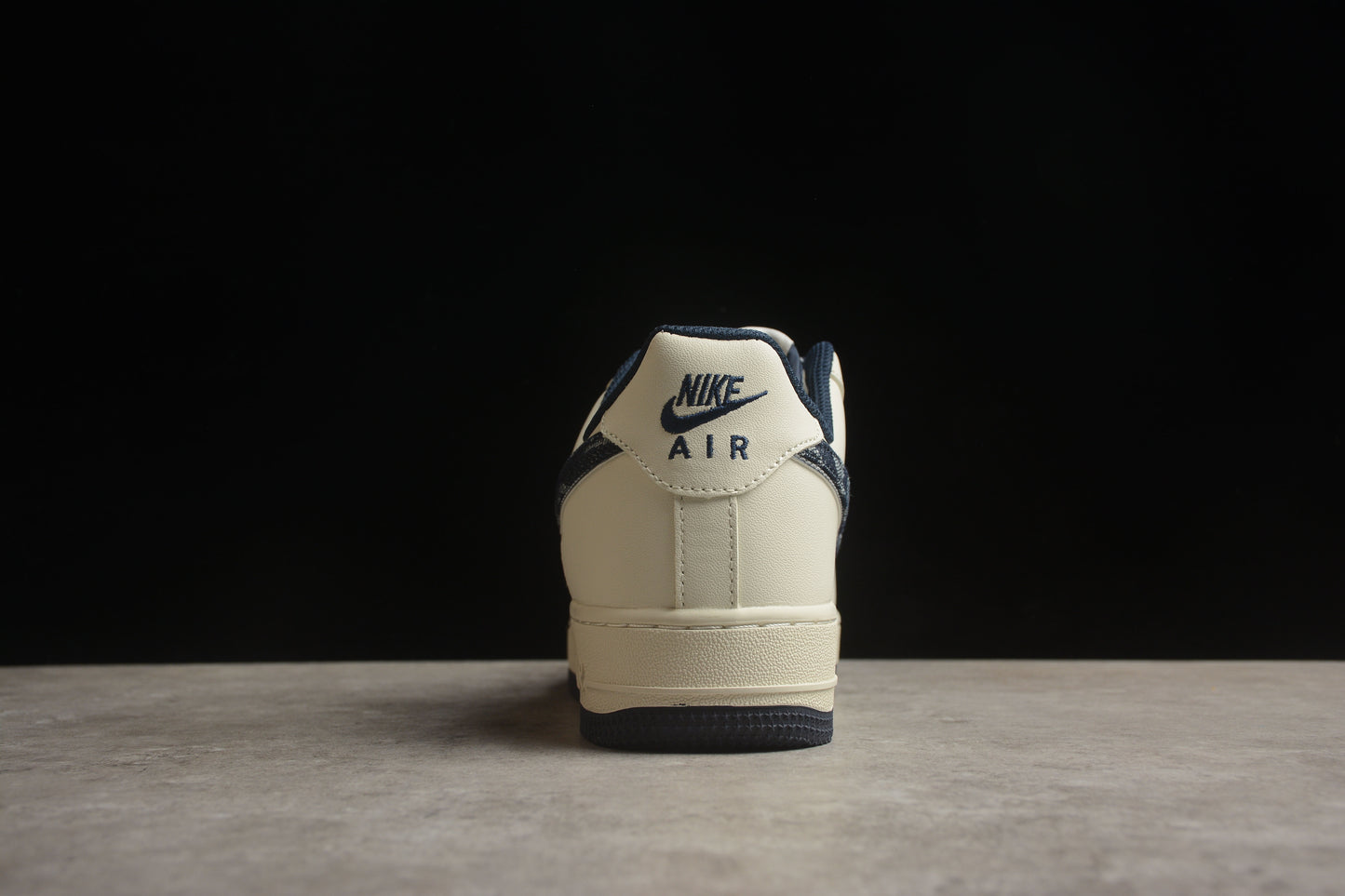 Nike Air Force 1 LV0506 011