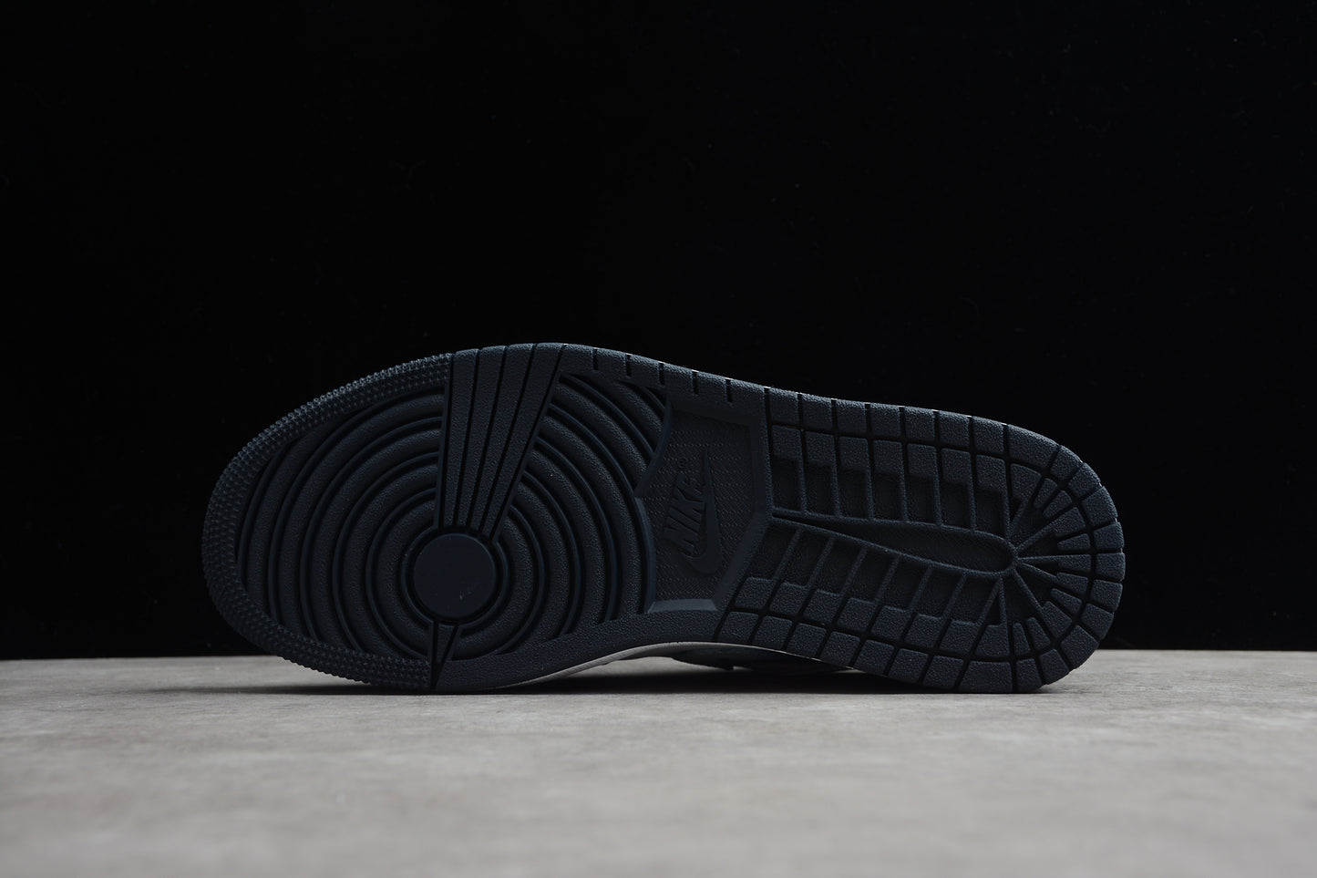 Nike Air Jordan 1 Low CZ8455-100