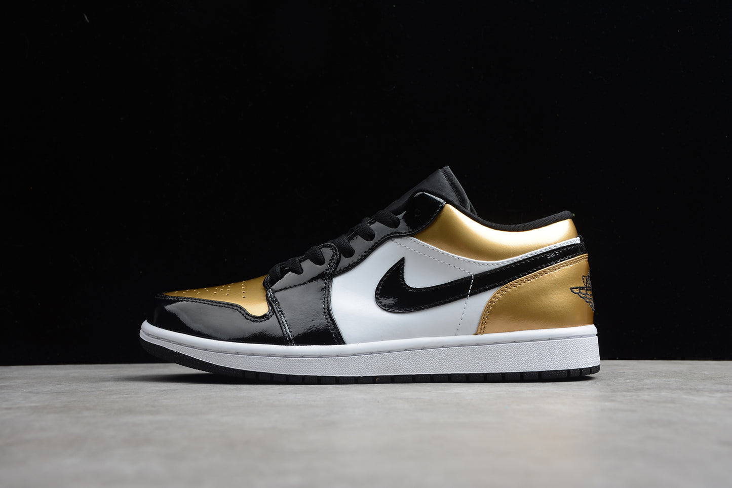Nike Air Jordan 1 Low CQ9447-700