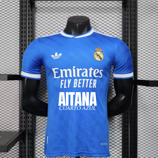 Real Madrid Third x Aitana Cruz Azul
