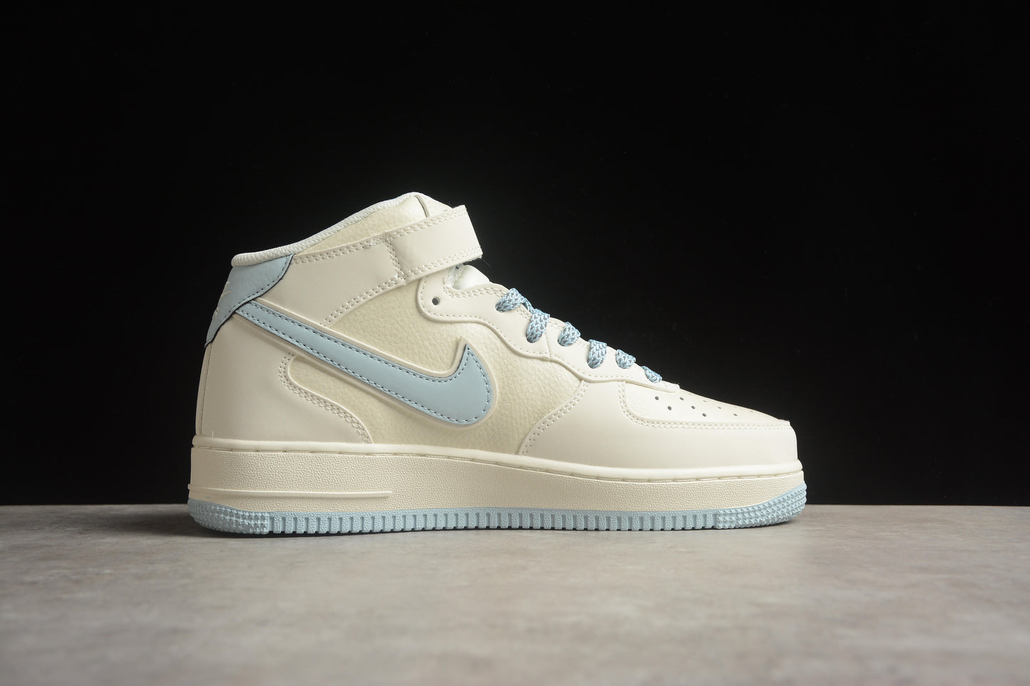 Nike Air Force 1 SH0235 555