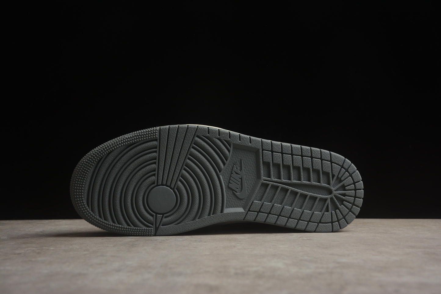 Nike Air Jordan 1 Low FV8439-104