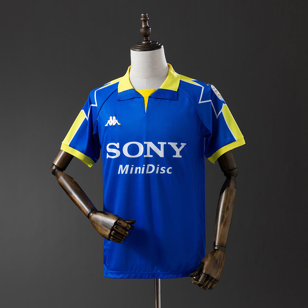 Juventus retro 1997/99 Away