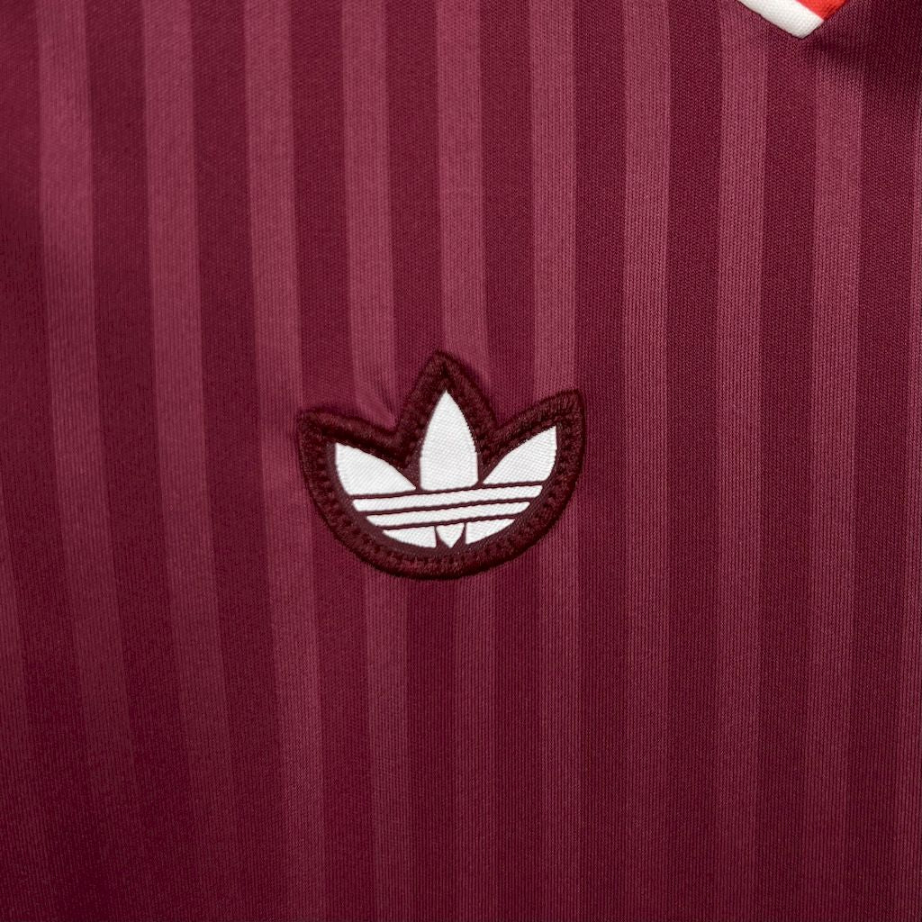 Bayern Munich 2025/26 Kids Version Iconos