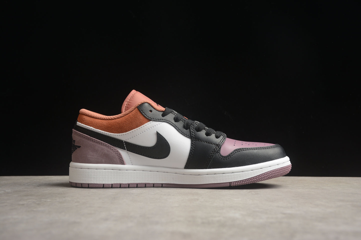 Nike Air Jordan 1 Low FB9907-102