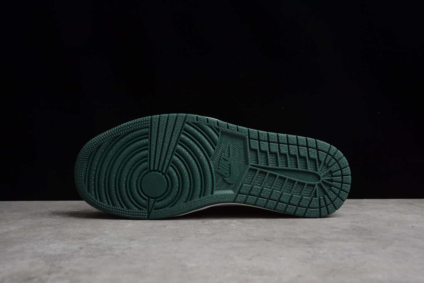 Nike Air Jordan 1 Low 553558-371