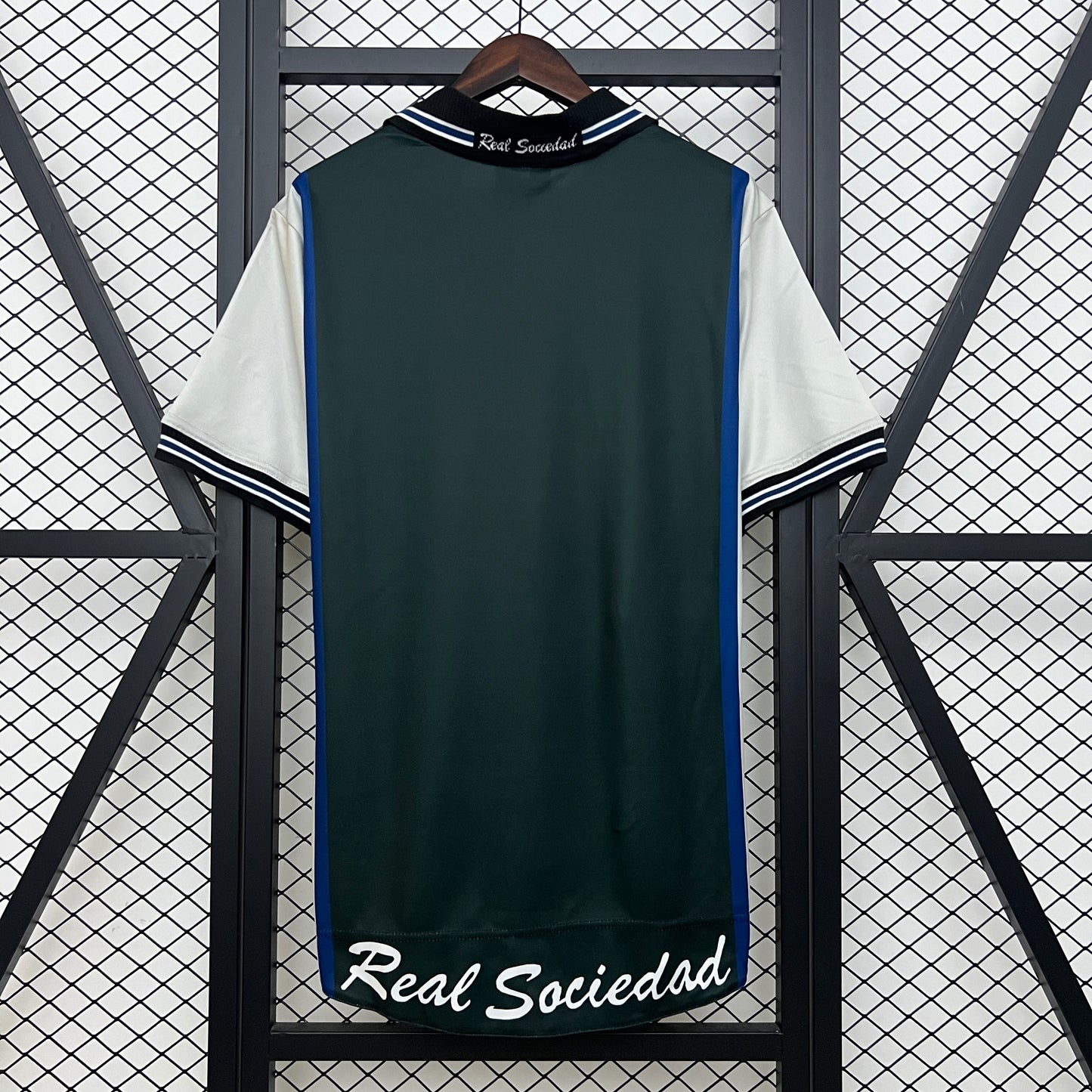Real Sociedad retro 2000/02 Away