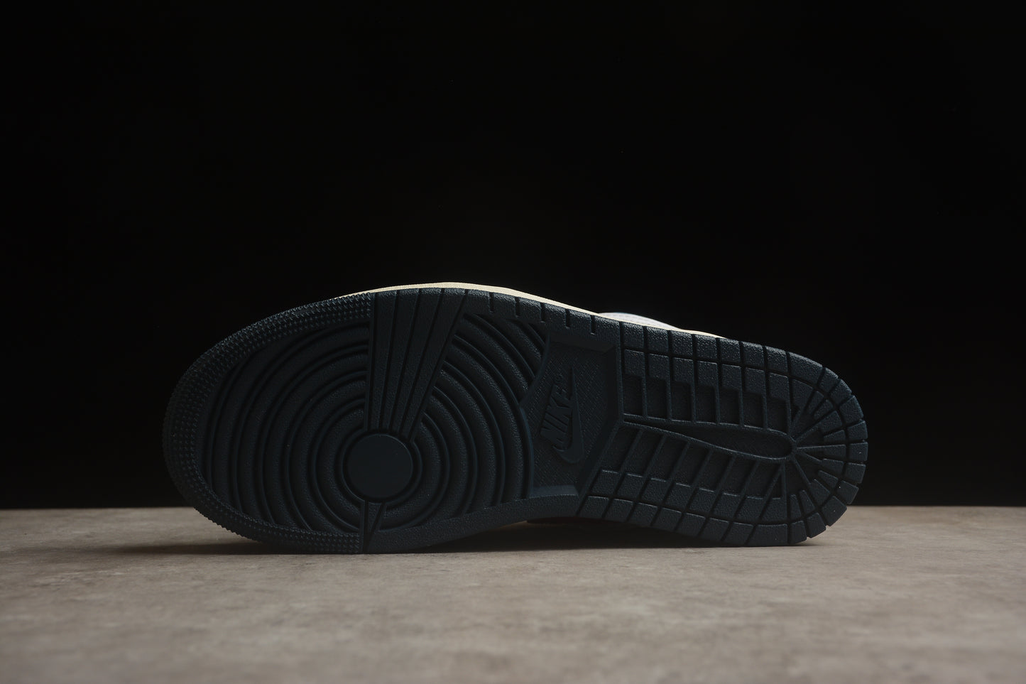 Nike Air Jordan 1 Low HM3711-144