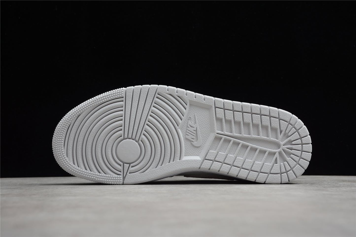 Nike Air Jordan 1 Low CZ0558-100