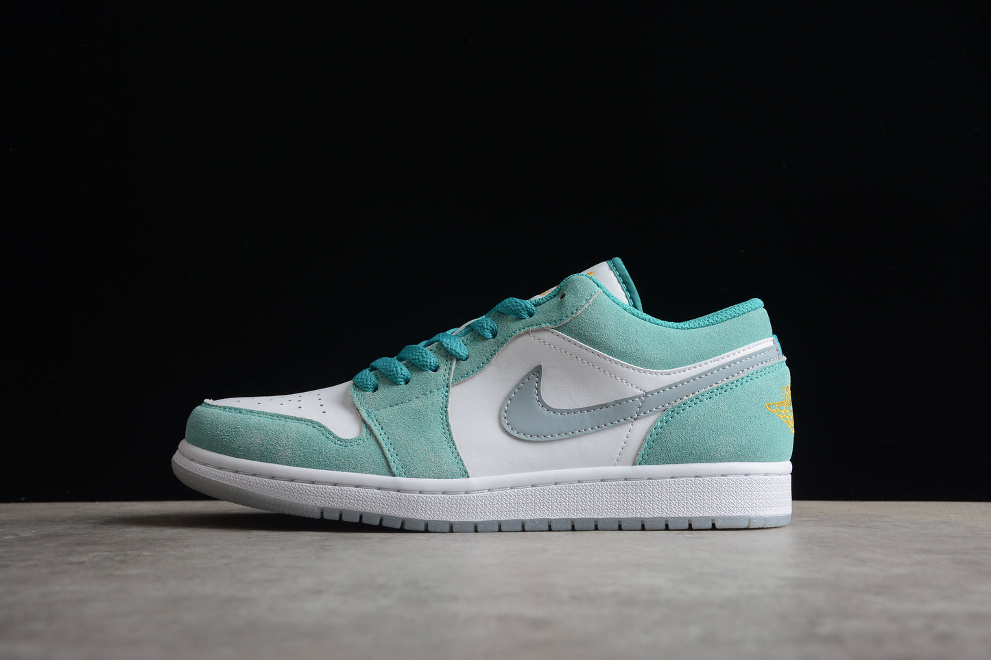 Nike Air Jordan 1 Low DN3705-301