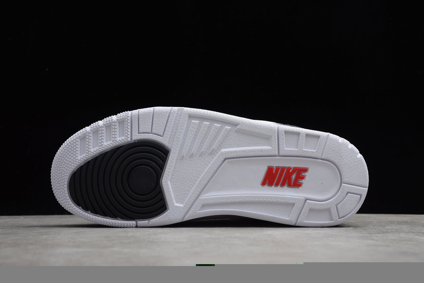 Air Jordan Retro CZ6431-400