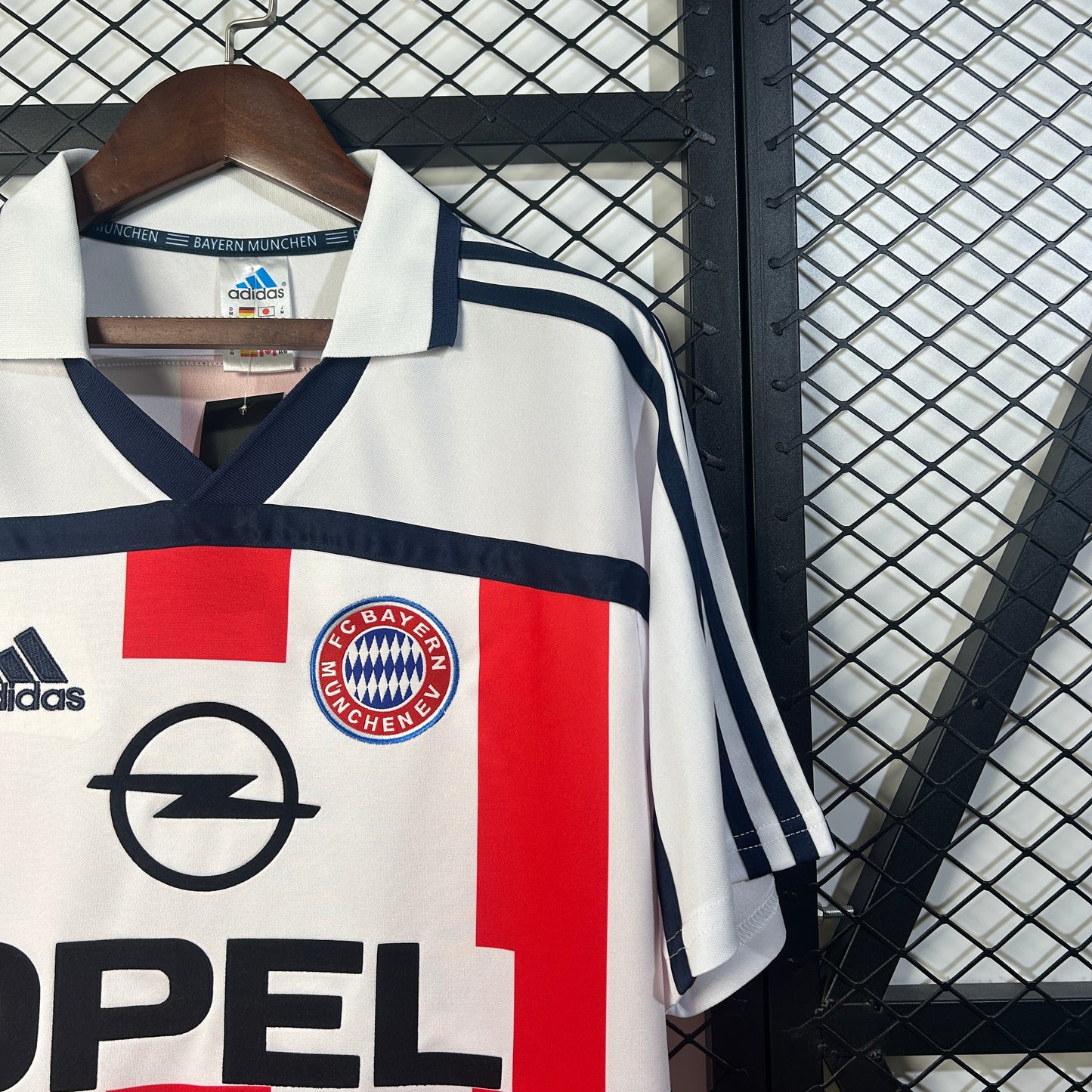 Bayern Munich retro 2000/02 Away
