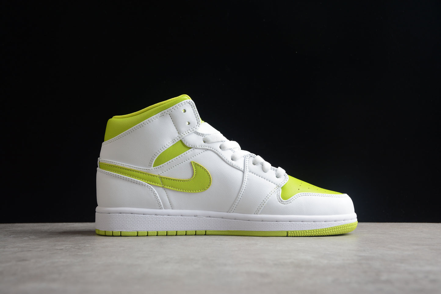 Nike Air Jordan 1 Low BQ6472-131