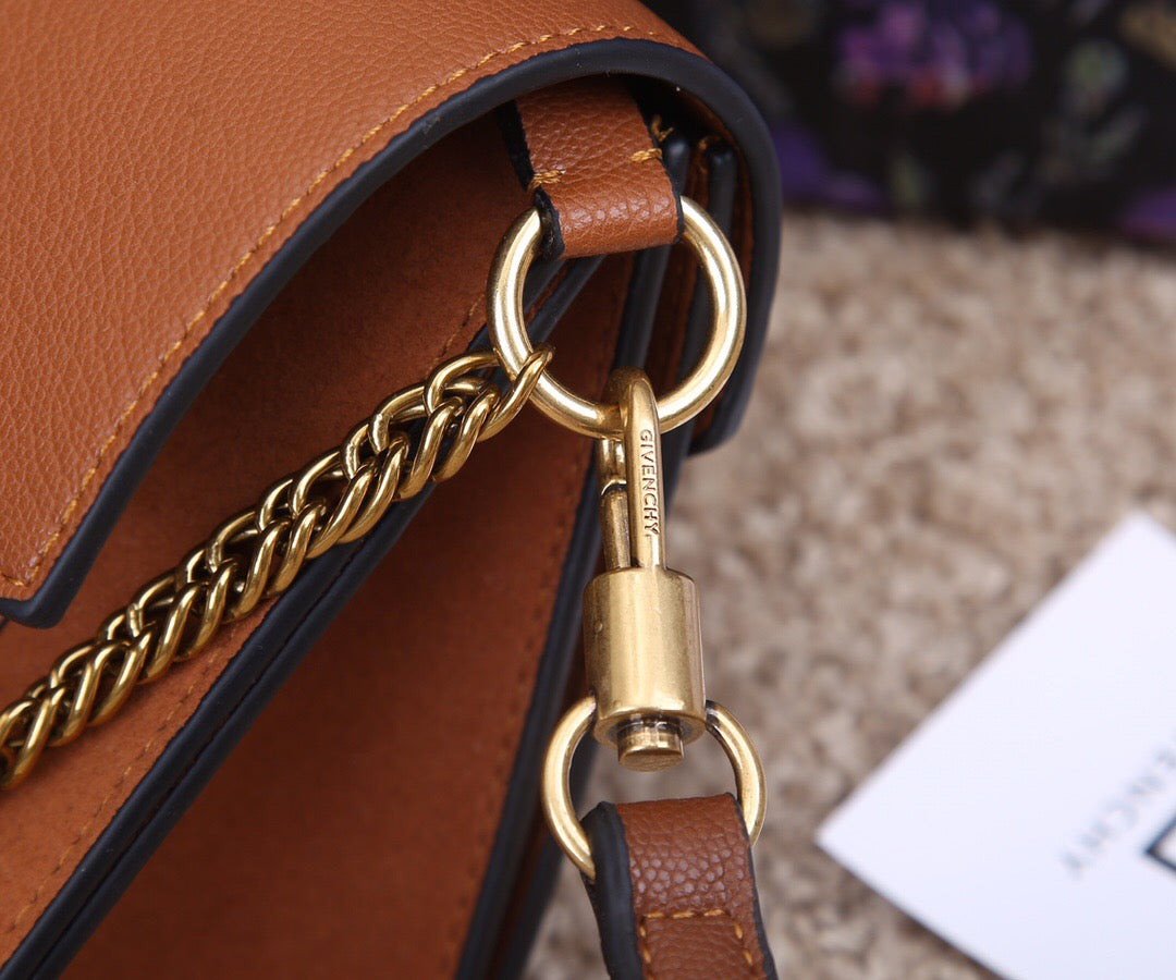 Bolso GV3 Givenchy Castaño