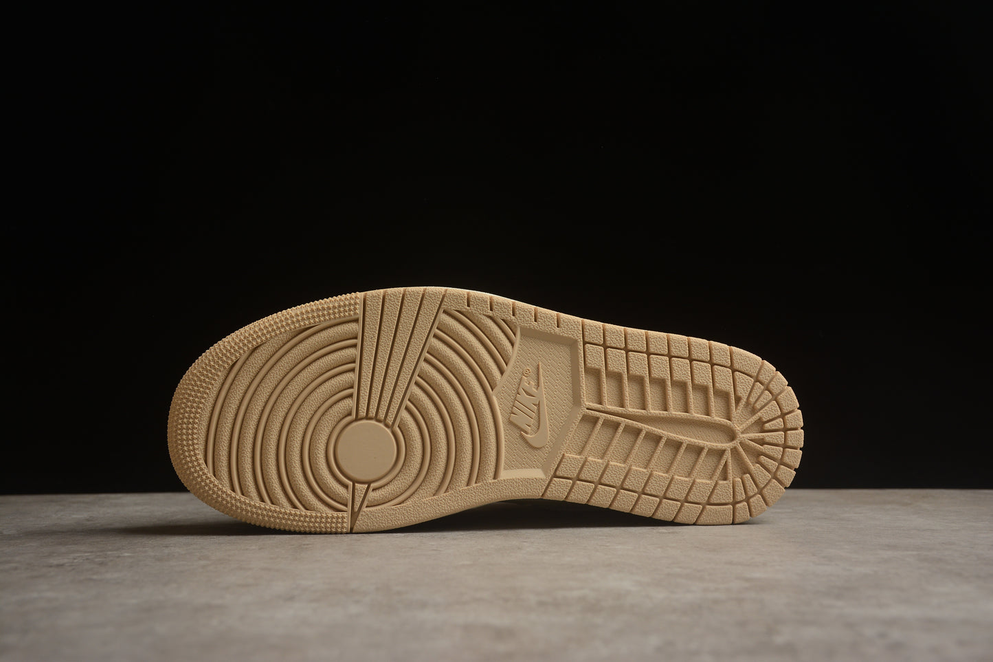 Nike Air Jordan 1 Low HQ4186-111