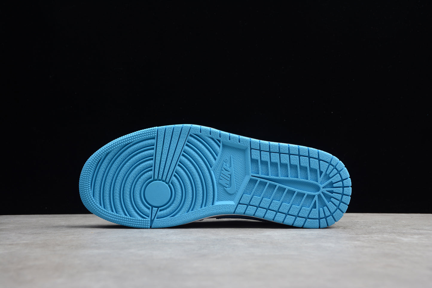 Nike Air Jordan 1 Low CJ7891-401