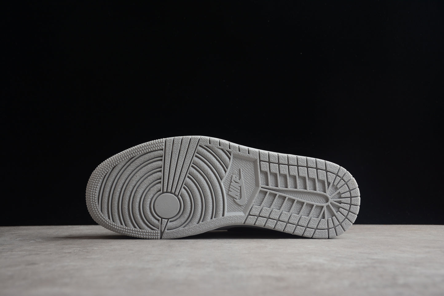 Nike Air Jordan 1 Low 553558-052