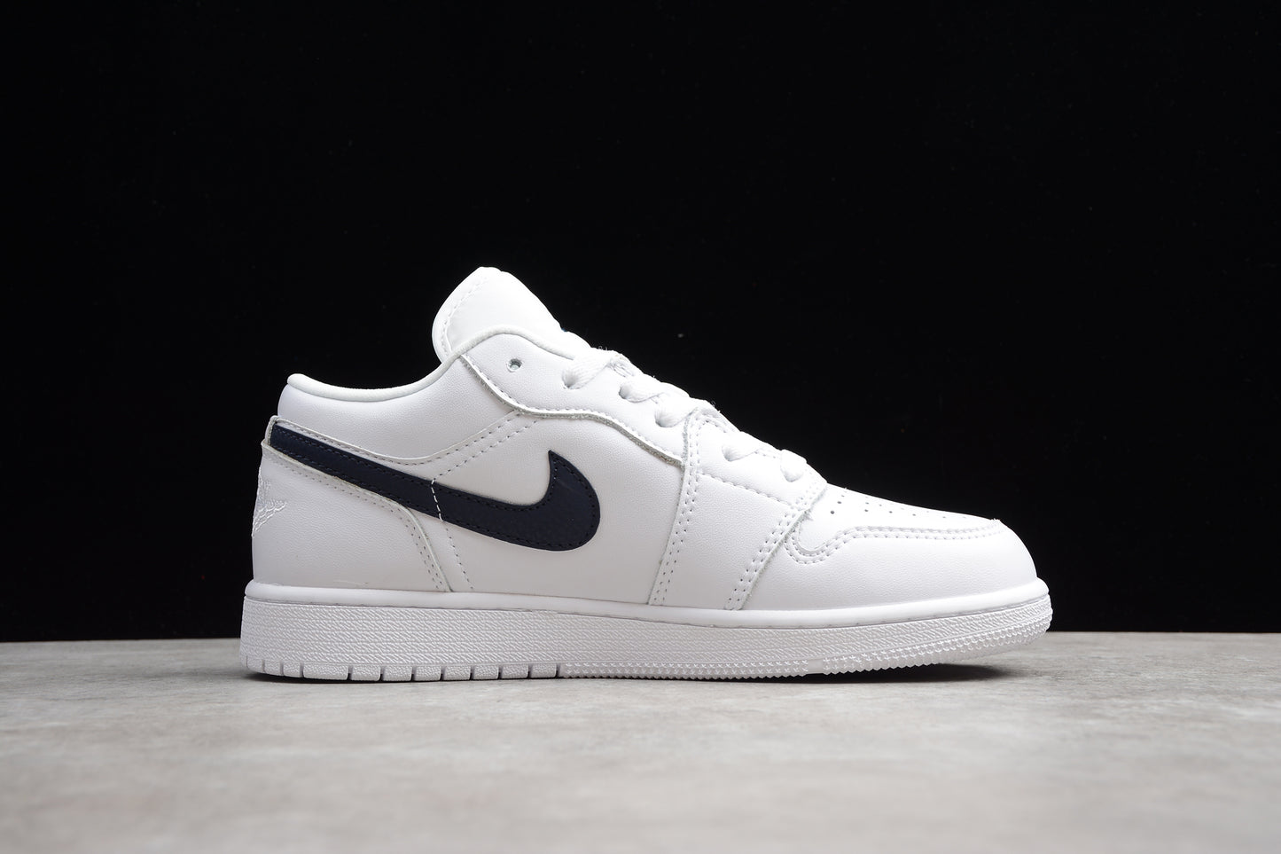 Nike Air Jordan 1 Low 553560-114