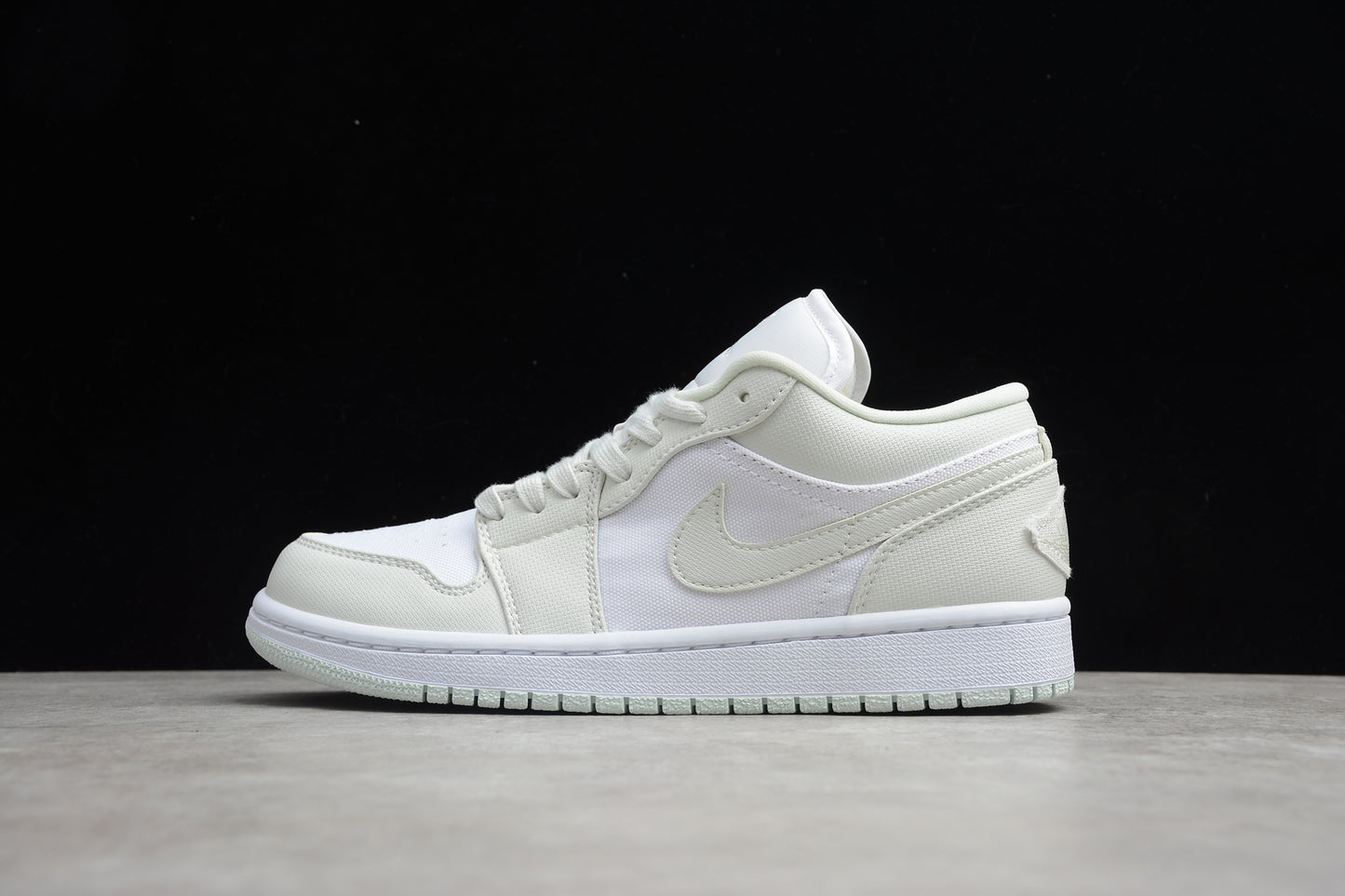 Nike Air Jordan 1 Low CW1381-003