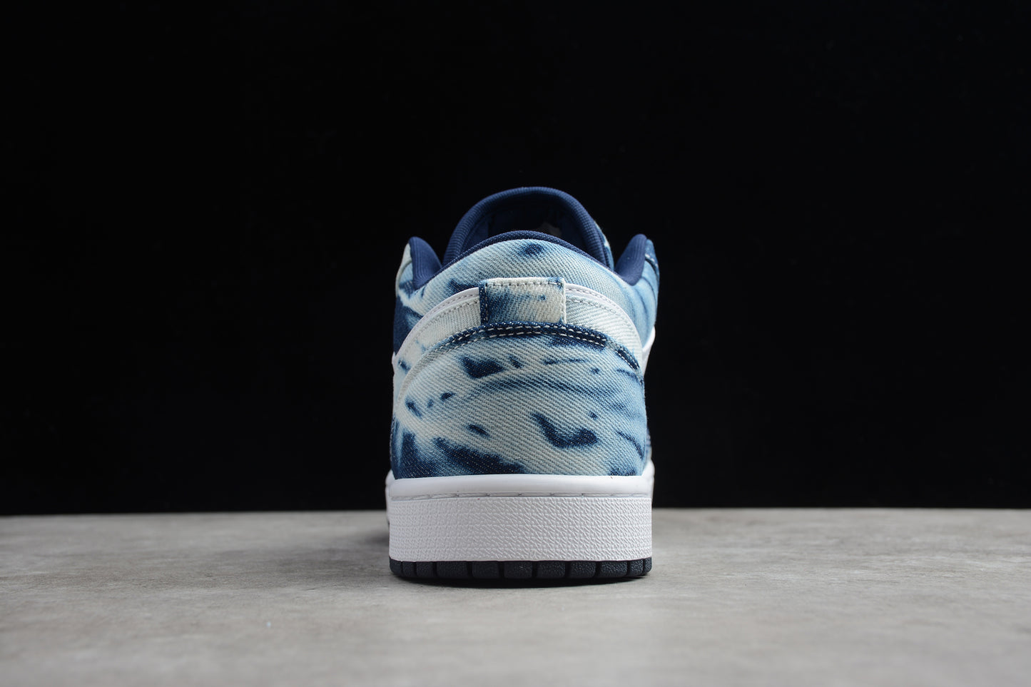 Nike Air Jordan 1 Low CZ8455-100