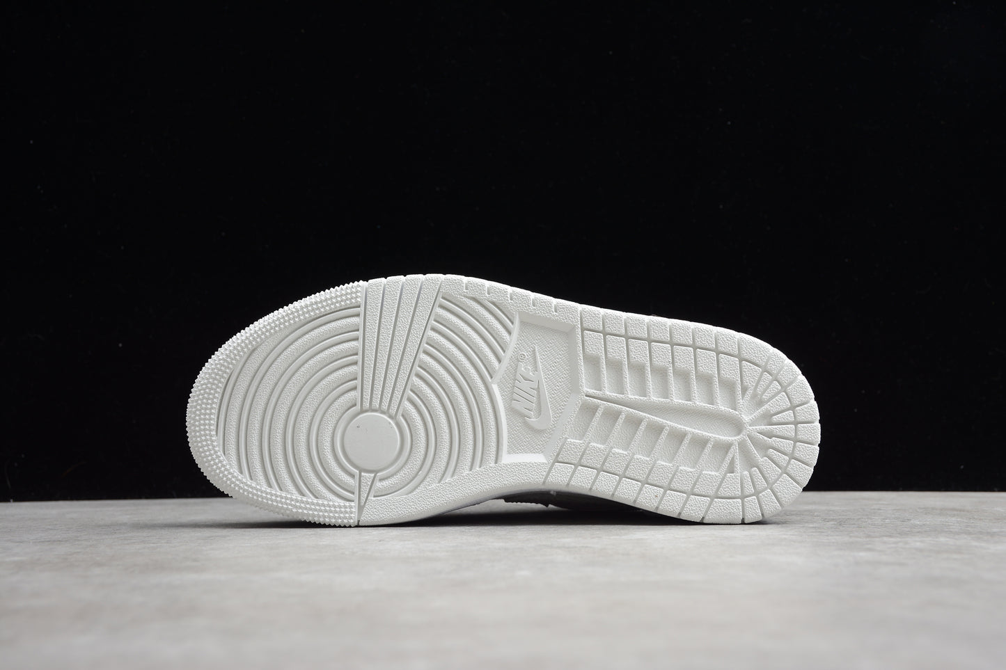 Nike Air Jordan 1 Low CV3043-100