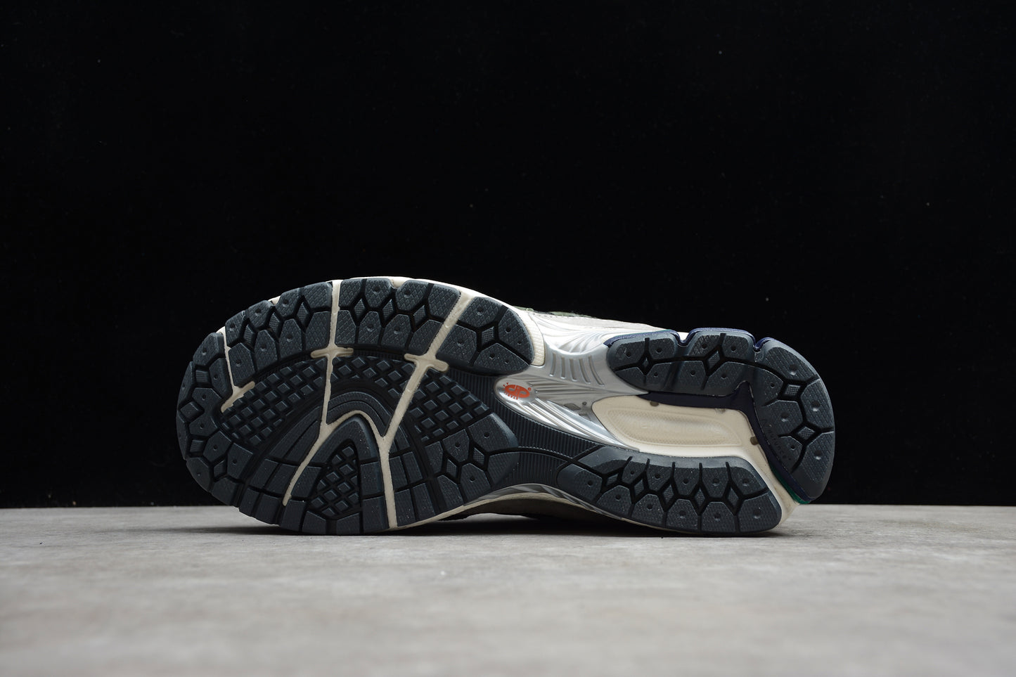 New Balance ML2002RF