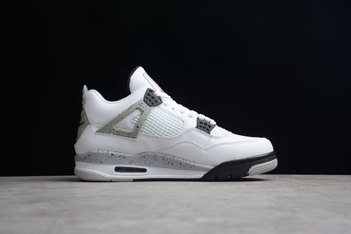 Air Jordan 4 Retro 840606-192