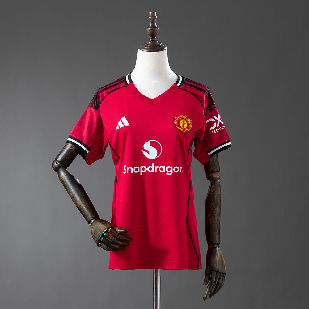 Manchester United 2025/26 Home Femenina Fan Version