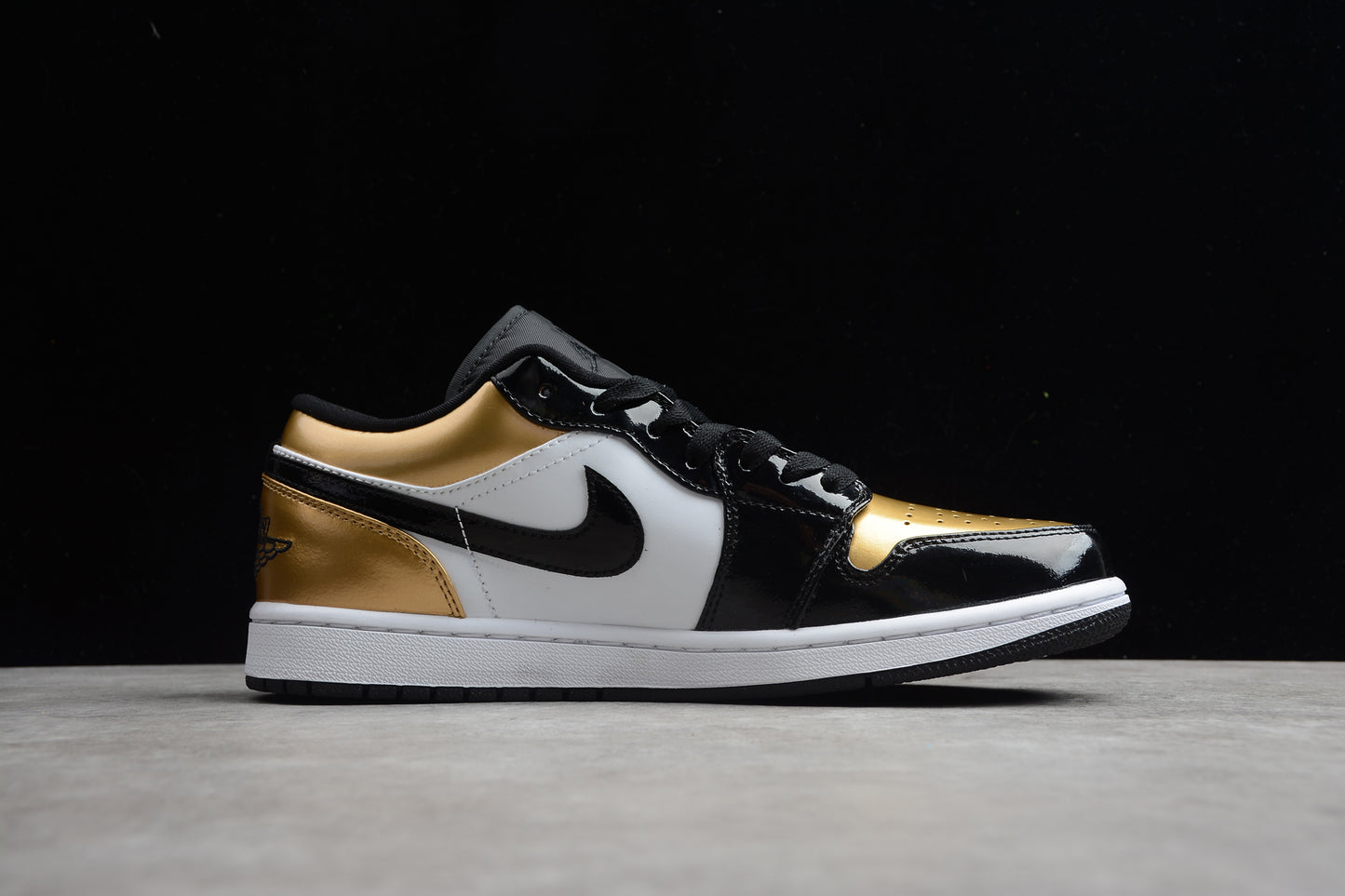 Nike Air Jordan 1 Low CQ9447-700