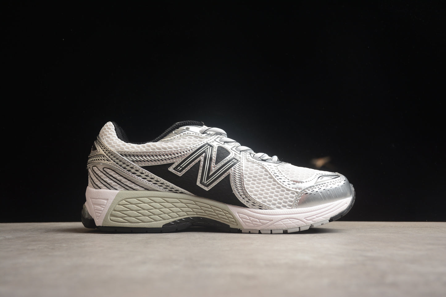 New Balance 860 ML860XD