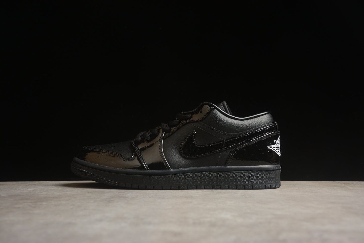 Nike Air Jordan 1 Low HJ7743-010