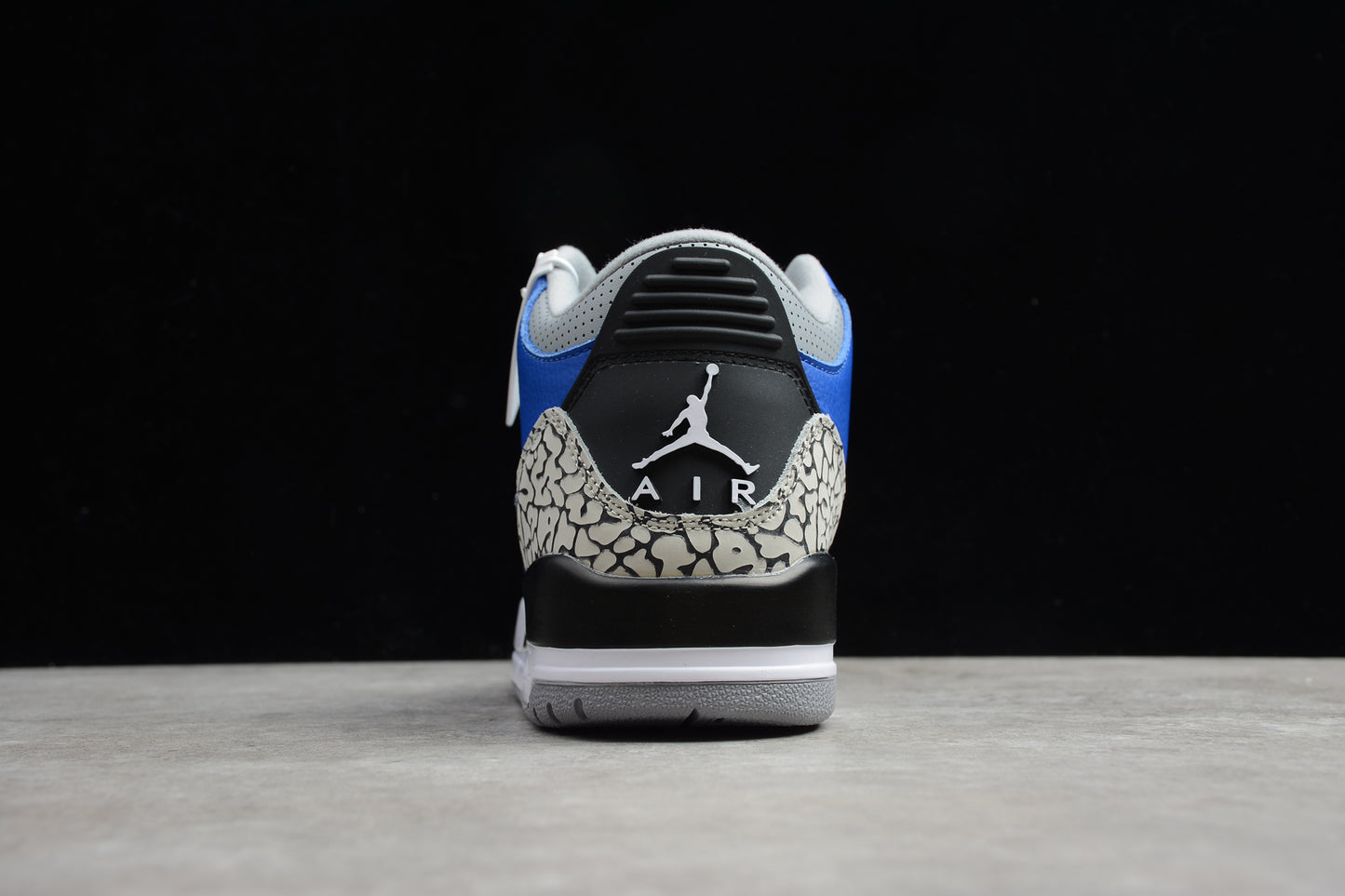 Air Jordan Retro CT8532-400