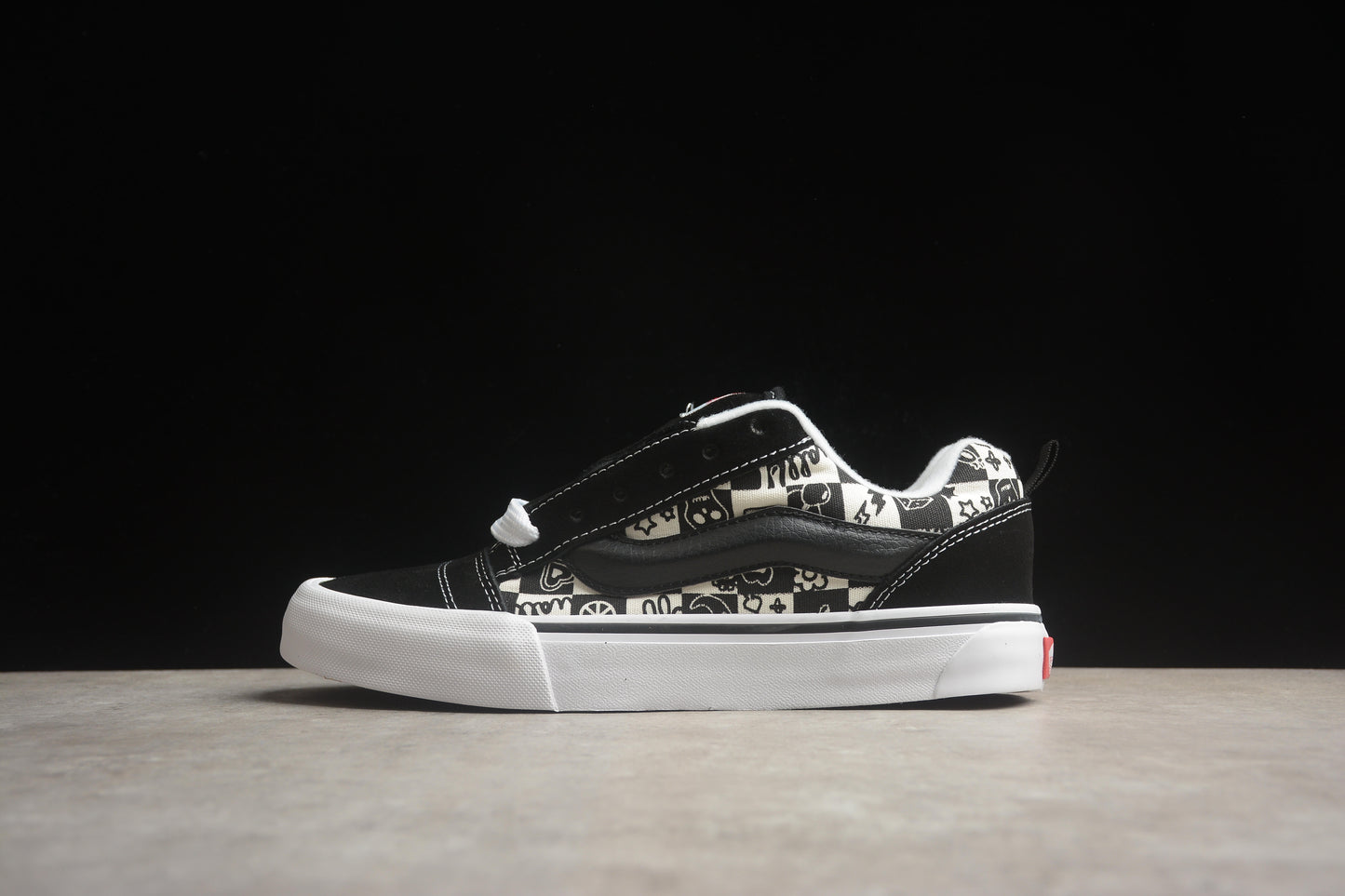 Vans Classics Knu Skool Negra Blanca