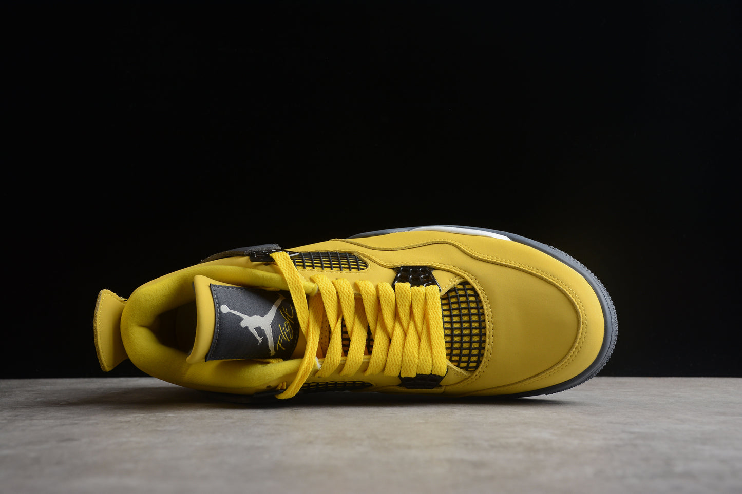 Air Jordan 4 Retro CT8527-700