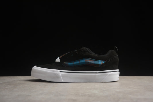 Vans Classics Knu Skool Negra Blanco