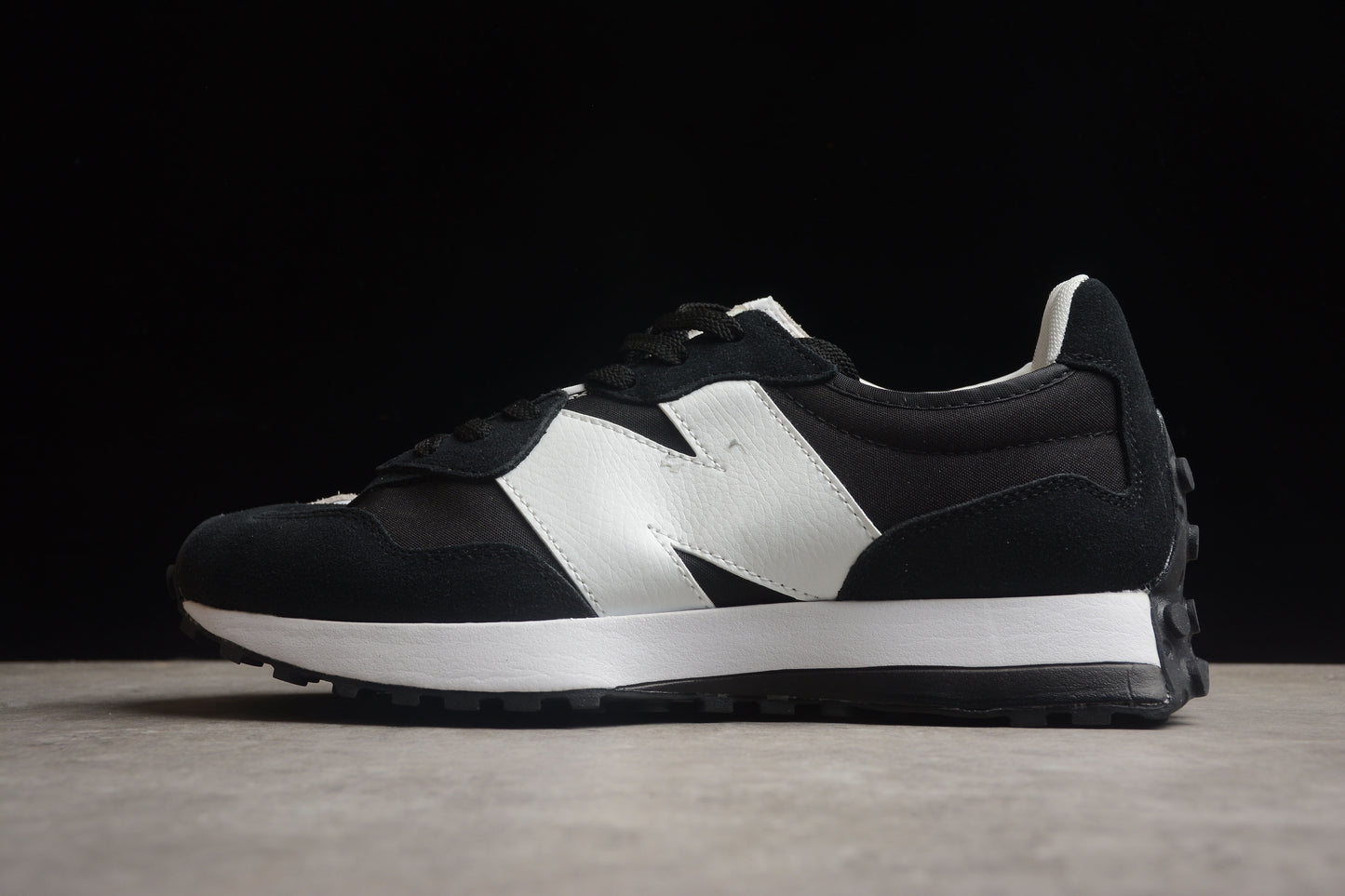 New Balance MS327 MS327BW1