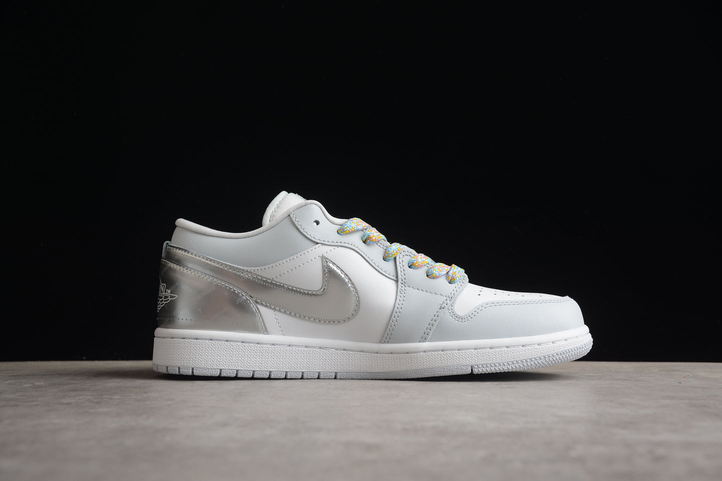 Nike Air Jordan 1 Low DX6070-101