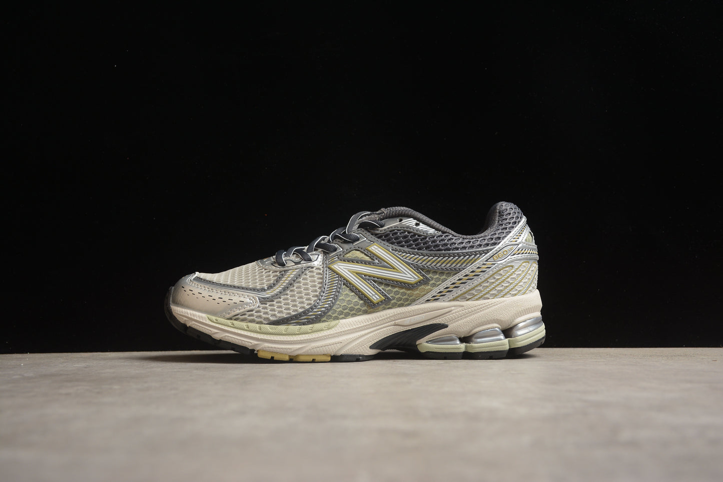 New Balance 860 ML860KR2