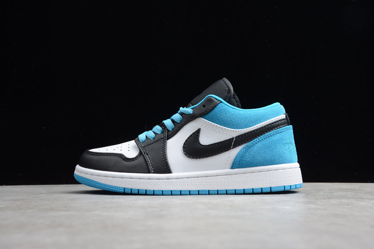 Nike Air Jordan 1 Low CK3022-004