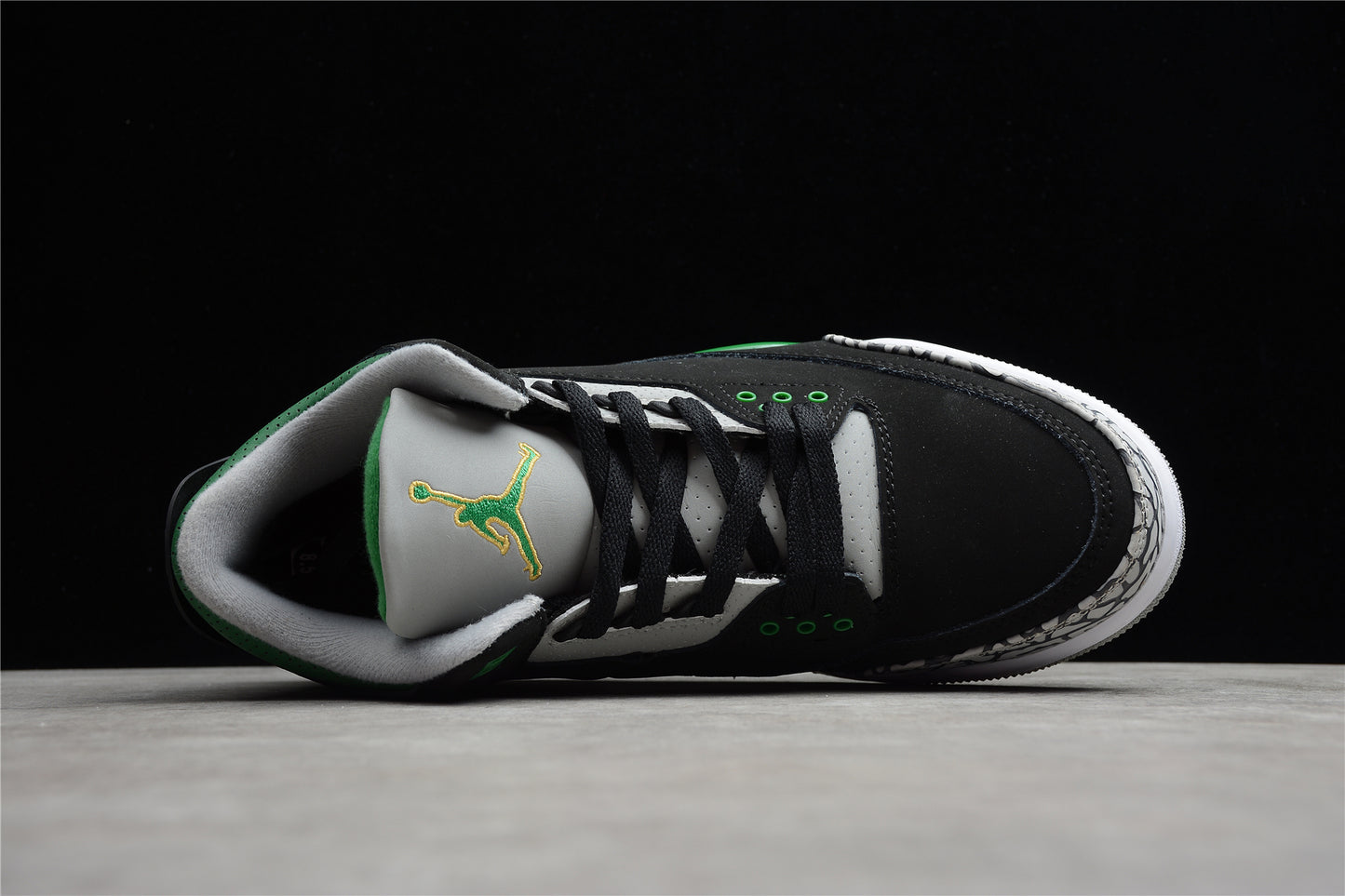 Air Jordan Retro CT8532-030