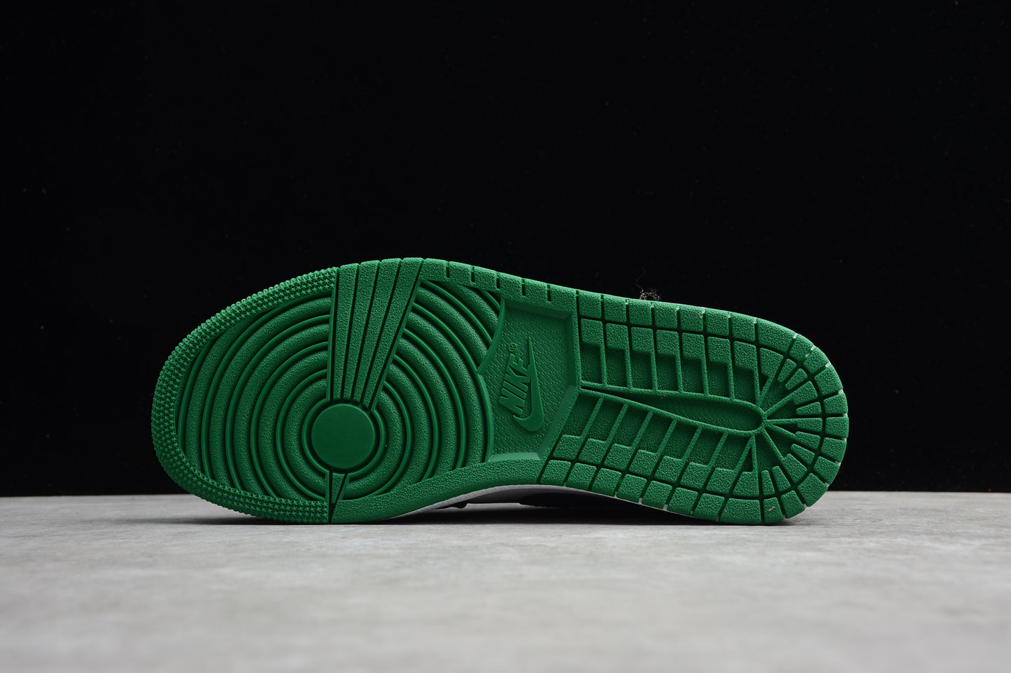 Nike Air Jordan 1 Low 553558-301