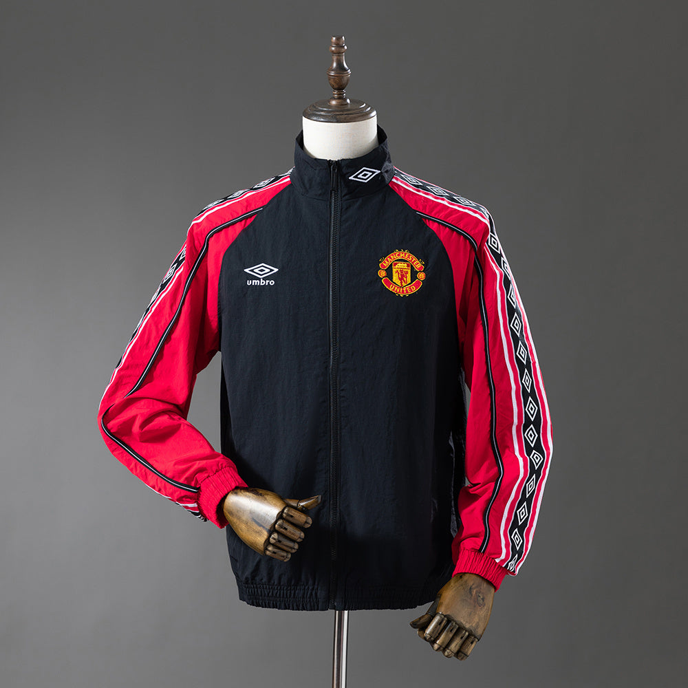 Manchester United 2025/26 Abrigo